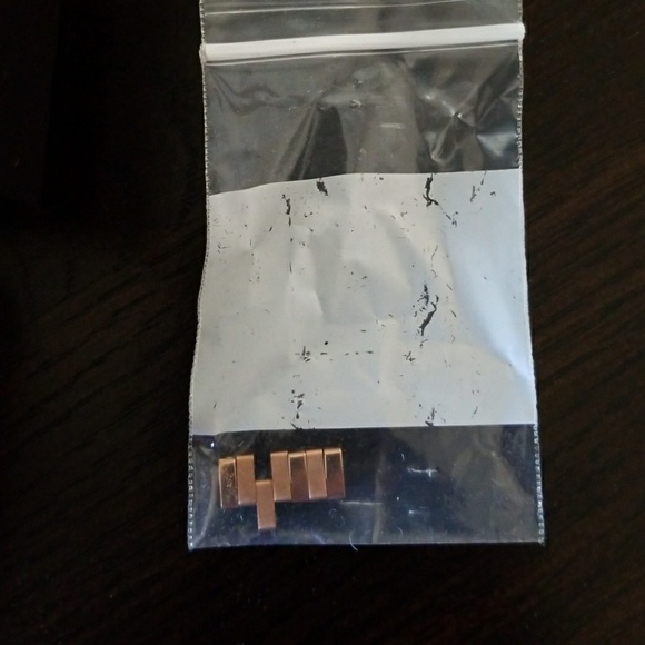 Watch - Picture 3 of 3